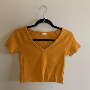 GARAGE cropped v neck tee